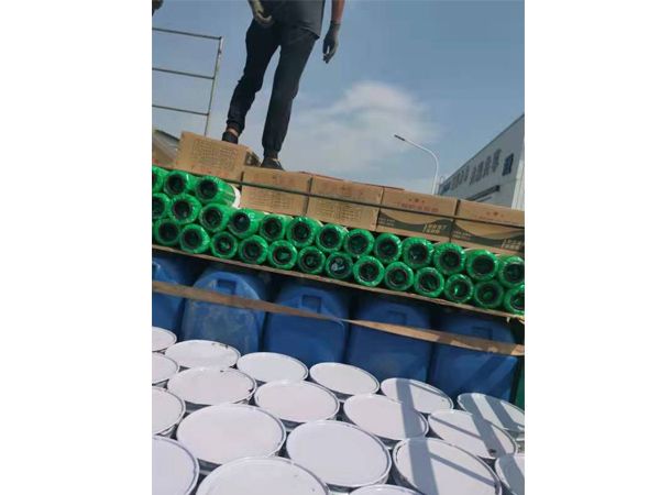 非固化橡膠瀝青防水涂料、丁基卷材、搭接膠帶發(fā)貨